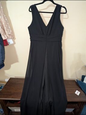 Black V-Neck Sleeveless Jumpsuit